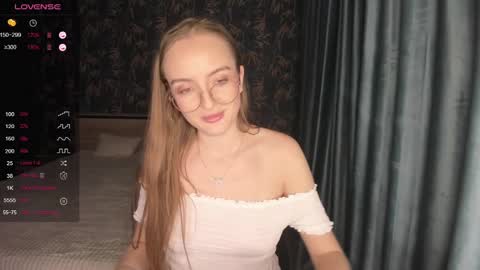 Adelina online show from 03-06-25, 04:07