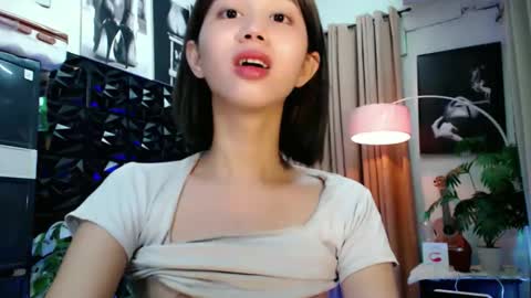 Snapshot of a_r_i_a_n_n_a chatting on 04-24-26, 11:34 Lovely Yana online show from 04-24-26, 11:34