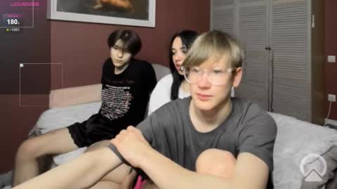 Kris Michael online show from 10-24-25, 09:44