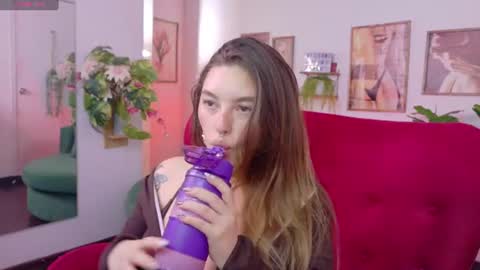 Snapshot of aaaaamy_1 chatting on 06-21-26, 10:01 Aamy online show from 06-21-26, 10:01