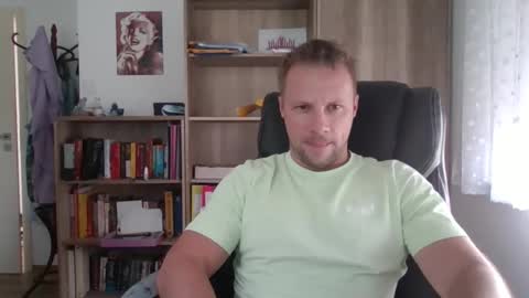 Snapshot of aaaandzzz chatting on 11-18-25, 11:25 Long distance cumshot online show from 11-18-25, 11:25