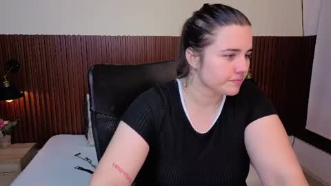 Snapshot of aabby_lee chatting on 07-19-26, 06:44 Abby Lee online show from 07-19-26, 06:44