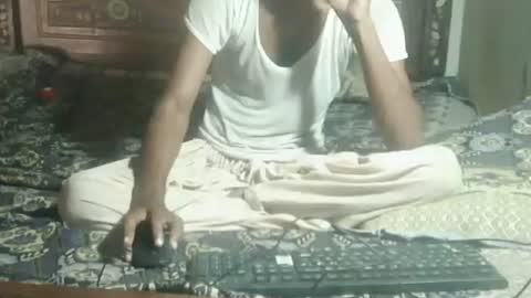 Snapshot of aakhan804 chatting on 09-21-25, 04:58 aakhan804 online show from 09-21-25, 04:58