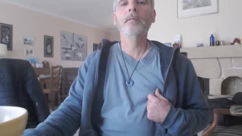 Snapshot of aalex1717 chatting on 01-01-25, 09:17 Aalex1717 online show from 01-01-25, 09:17