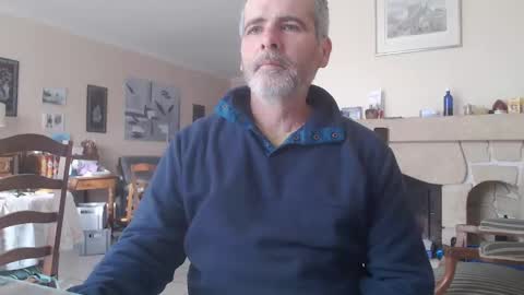 Snapshot of aalex1717 chatting on 01-05-25, 09:37 Aalex1717 online show from 01-05-25, 09:37