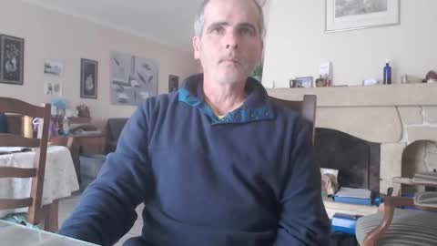 Snapshot of aalex1717 chatting on 01-05-25, 01:58 Aalex1717 online show from 01-05-25, 01:58