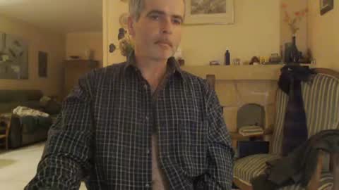 Snapshot of aalex1717 chatting on 01-28-25, 07:00 Aalex1717 online show from 01-28-25, 07:00