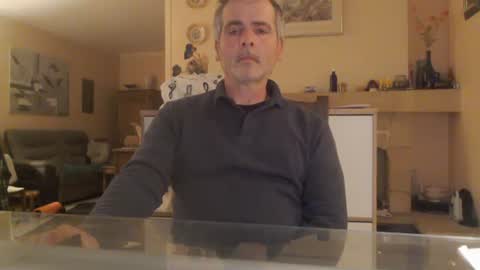 Snapshot of aalex1717 chatting on 02-20-25, 04:28 Aalex1717 online show from 02-20-25, 04:28