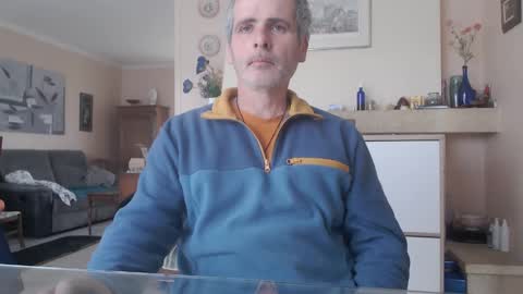 Snapshot of aalex1717 chatting on 02-26-25, 02:14 Aalex1717 online show from 02-26-25, 02:14