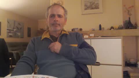 Snapshot of aalex1717 chatting on 02-28-25, 07:46 Aalex1717 online show from 02-28-25, 07:46