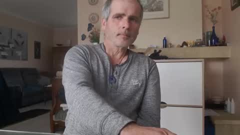 Snapshot of aalex1717 chatting on 03-01-25, 02:44 Aalex1717 online show from 03-01-25, 02:44