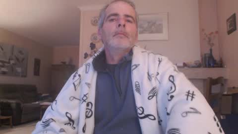 Snapshot of aalex1717 chatting on 11-23-25, 07:19 Aalex1717 online show from 11-23-25, 07:19