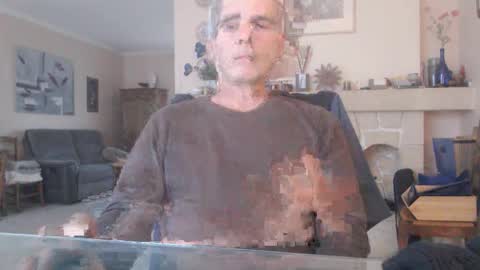 Snapshot of aalex1717 chatting on 11-28-25, 08:28 Aalex1717 online show from 11-28-25, 08:28