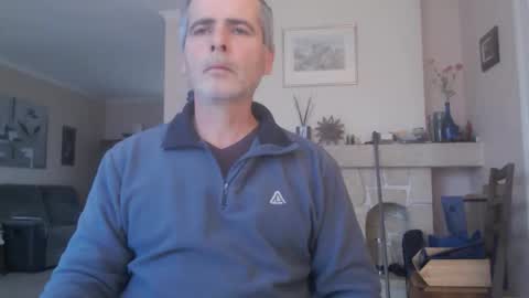 Snapshot of aalex1717 chatting on 12-02-25, 08:41 Aalex1717 online show from 12-02-25, 08:41