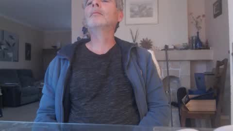 Snapshot of aalex1717 chatting on 12-04-25, 08:34 Aalex1717 online show from 12-04-25, 08:34