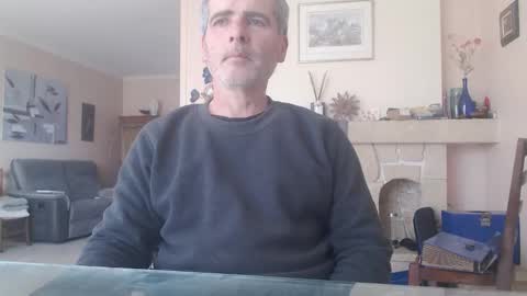 Snapshot of aalex1717 chatting on 12-14-25, 08:52 Aalex1717 online show from 12-14-25, 08:52