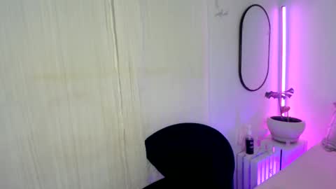 Aaliyahlayla online show from 01-28-25, 04:08