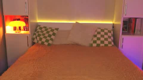 Lea online show from 02-19-25, 05:27