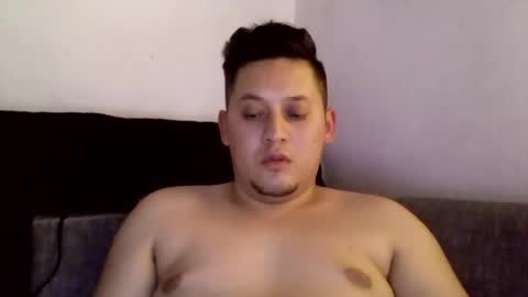 Snapshot of aaron1026a chatting on 02-15-25, 08:33 Liamaten online show from 02-15-25, 08:33