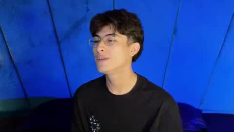 Snapshot of aaron_eze chatting on 10-25-25, 09:20 Aaron Ezequiel online show from 10-25-25, 09:20