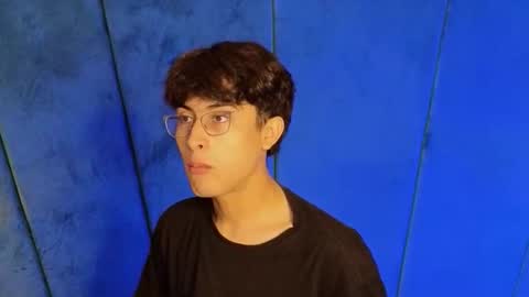 Snapshot of aaron_eze chatting on 11-01-25, 10:12 Aaron Ezequiel online show from 11-01-25, 10:12