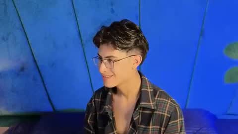 Snapshot of aaron_eze chatting on 11-15-25, 10:04 Aaron Ezequiel online show from 11-15-25, 10:04