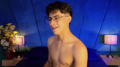 Snapshot of aaron_eze chatting on 11-29-25, 10:13 Aaron Ezequiel online show from 11-29-25, 10:13