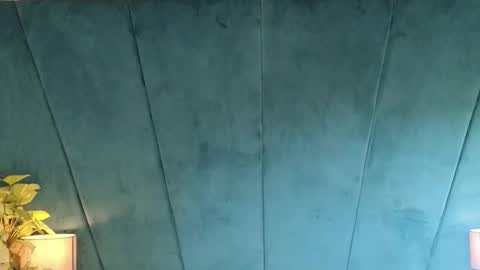 Snapshot of aaron_eze chatting on 11-30-25, 01:04 Aaron Ezequiel online show from 11-30-25, 01:04