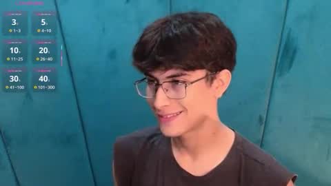 Snapshot of aaron_eze chatting on 02-01-26, 09:13 Aaron Ezequiel online show from 02-01-26, 09:13