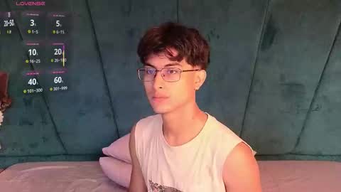 Snapshot of aaron_eze chatting on 02-15-26, 08:38 Aaron Ezequiel online show from 02-15-26, 08:38