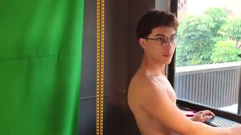 Aaron Ezequiel online show from 06-28-26, 12:44