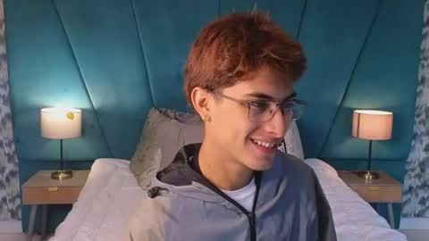 Aaron Ezequiel online show from 07-13-26, 01:58