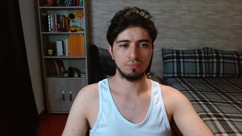 Snapshot of aaron_paul_ chatting on 02-11-26, 09:31 Aaron online show from 02-11-26, 09:31