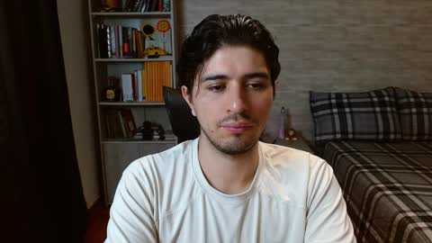 Snapshot of aaron_paul_ chatting on 03-20-26, 09:30 Aaron online show from 03-20-26, 09:30