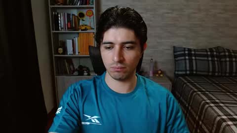 Snapshot of aaron_paul_ chatting on 03-22-26, 10:13 Aaron online show from 03-22-26, 10:13