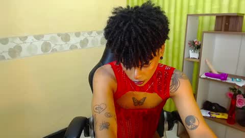 Snapshot of aaronbakers chatting on 12-22-24, 09:44 im NiallDun online show from 12-22-24, 09:44