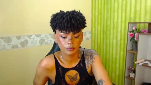 Snapshot of aaronbakers chatting on 01-05-25, 01:36 im NiallDun online show from 01-05-25, 01:36