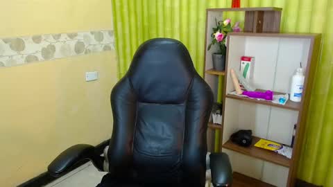 Snapshot of aaronbakers chatting on 01-14-25, 10:27 im NiallDun online show from 01-14-25, 10:27