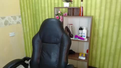 Snapshot of aaronbakers chatting on 02-17-25, 05:14 im NiallDun online show from 02-17-25, 05:14