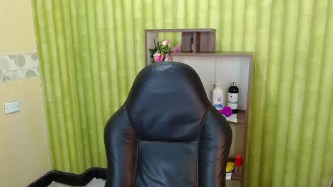 Snapshot of aaronbakers chatting on 03-01-25, 11:06 im NiallDun online show from 03-01-25, 11:06