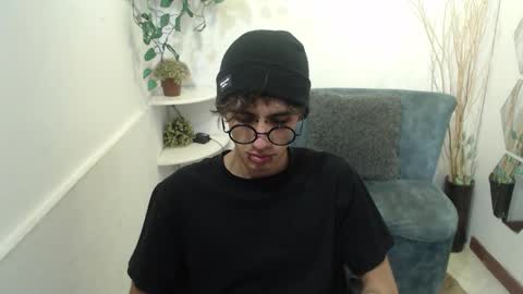 Snapshot of aaronbeer_ chatting on 02-26-26, 11:42 Aaron online show from 02-26-26, 11:42