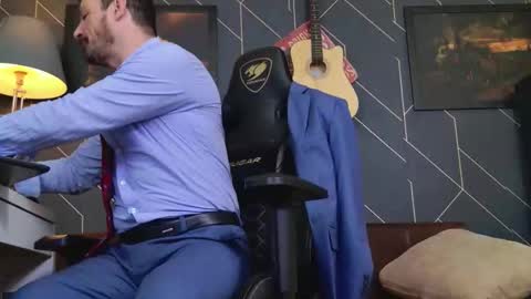 Aaron online show from 12-22-25, 02:19