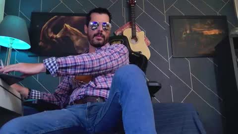 Aaron online show from 02-26-26, 01:43