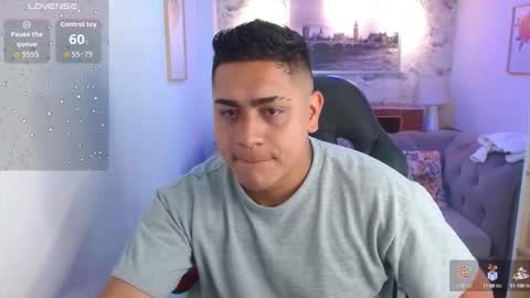 Snapshot of aaronn_12 chatting on 09-19-25, 12:17 Aaron online show from 09-19-25, 12:17