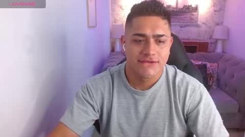 Snapshot of aaronn_12 chatting on 09-23-25, 12:08 Aaron online show from 09-23-25, 12:08