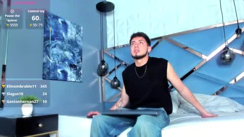 Snapshot of aaronpiers chatting on 11-07-25, 11:21 aaronpiers online show from 11-07-25, 11:21