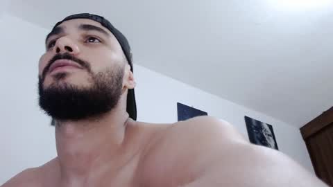 Snapshot of aaronteylor chatting on 12-15-24, 07:21 aaronteylor online show from 12-15-24, 07:21