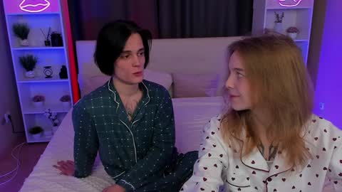 Snapshot of aataraxx chatting on 12-17-24, 08:43 Fiona and Harry online show from 12-17-24, 08:43