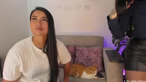 Abbey  IG abby allenn  04 December Online at  I will be on vacation dont forget me  See you soon   online show from 01-11-25, 11:35