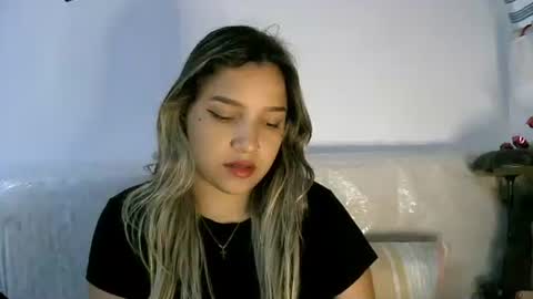 Snapshot of abbie_23 chatting on 04-21-26, 06:44 Abbie cute online show from 04-21-26, 06:44
